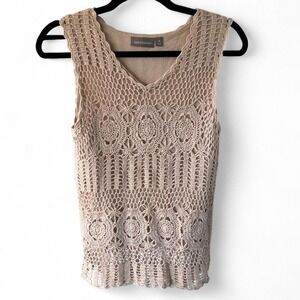 Croft & Barrow Cream crochet knit tank top floral pattern v-neck womens size M‎